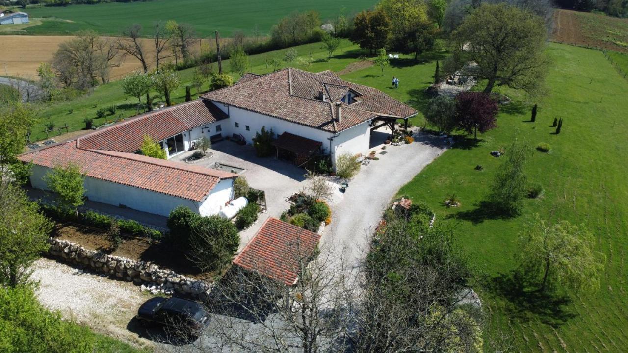 Ferienwohnung Au Pajot Ambax Esterno foto